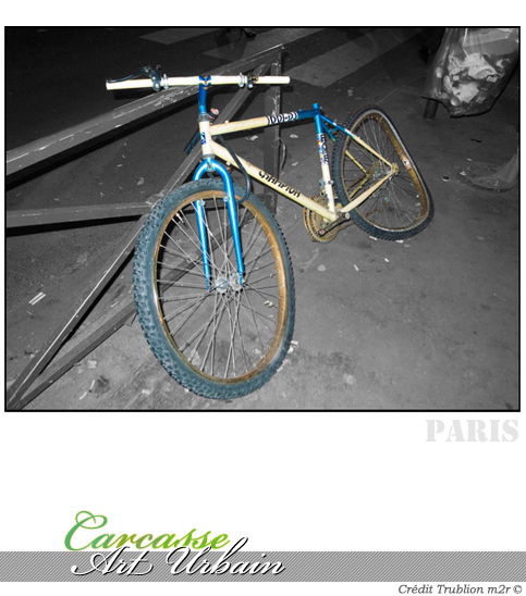 DesRoues Temps - Serie de photos de Carcasse de 2 roues, vélo dépouillé